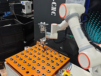 上下料機器人料倉一體機